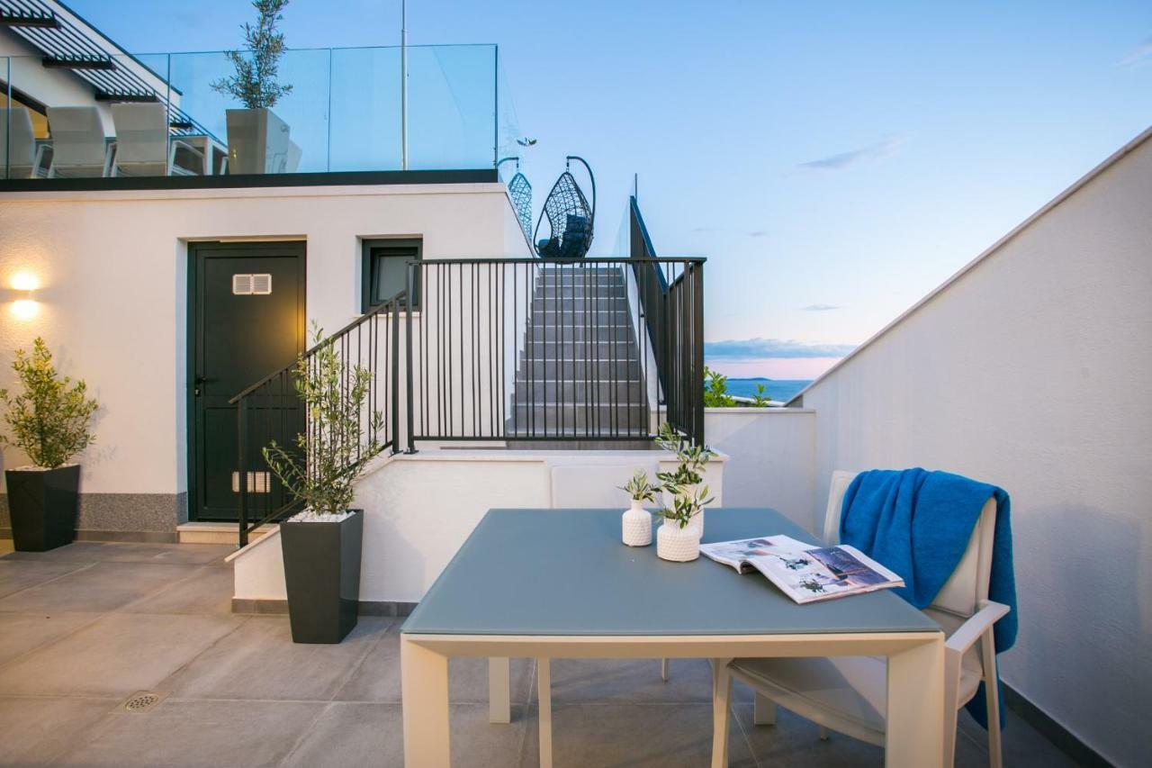 Holiday Home Olive Exclusive - 8 People, Heated Pool, Okrug Gornji, Sea View โตรกีร์ ภายนอก รูปภาพ