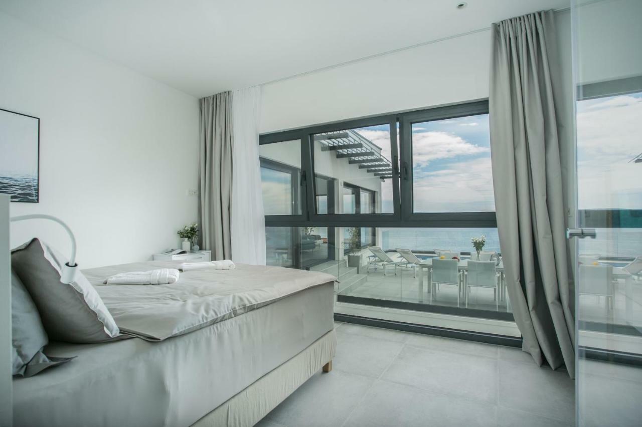 Holiday Home Olive Exclusive - 8 People, Heated Pool, Okrug Gornji, Sea View โตรกีร์ ภายนอก รูปภาพ