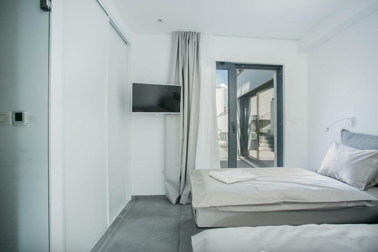 Holiday Home Olive Exclusive - 8 People, Heated Pool, Okrug Gornji, Sea View โตรกีร์ ภายนอก รูปภาพ