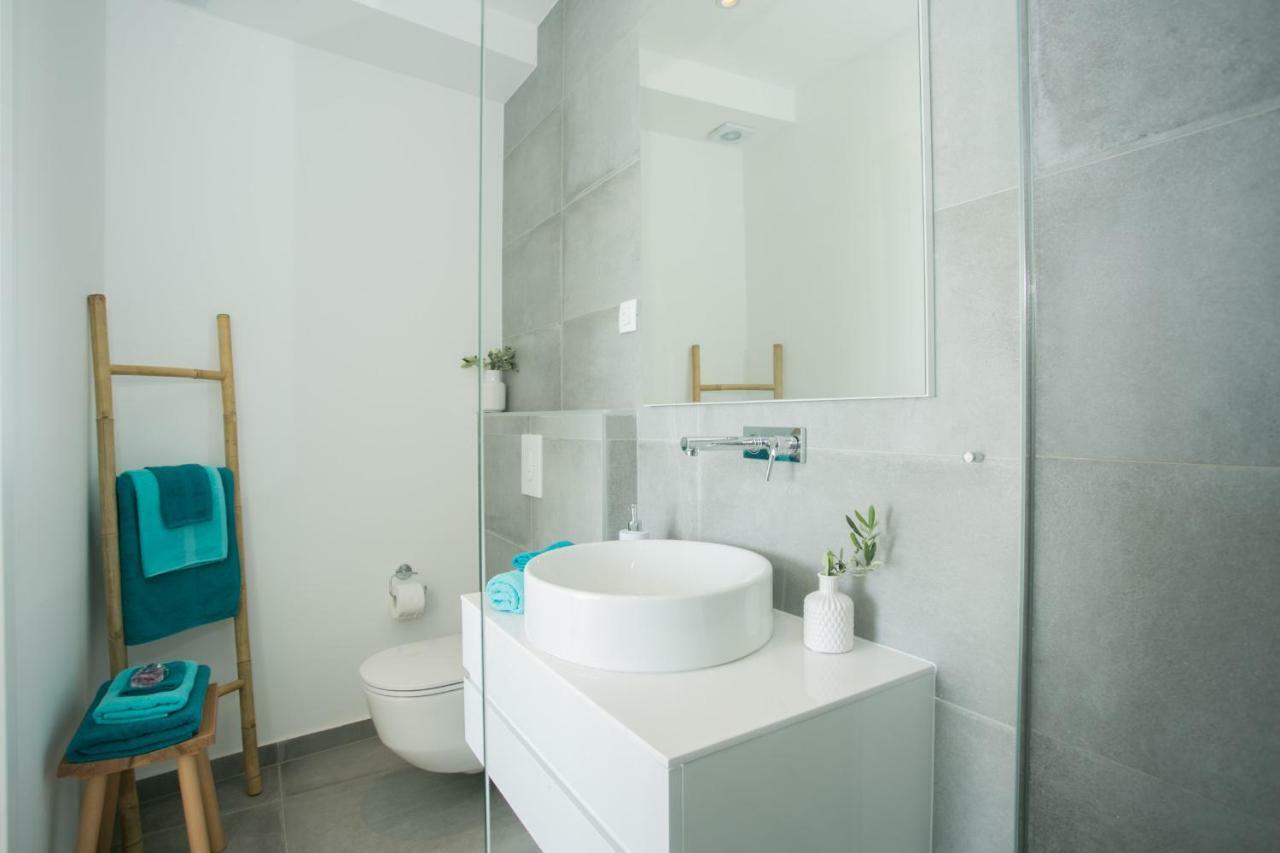 Holiday Home Olive Exclusive - 8 People, Heated Pool, Okrug Gornji, Sea View โตรกีร์ ภายนอก รูปภาพ