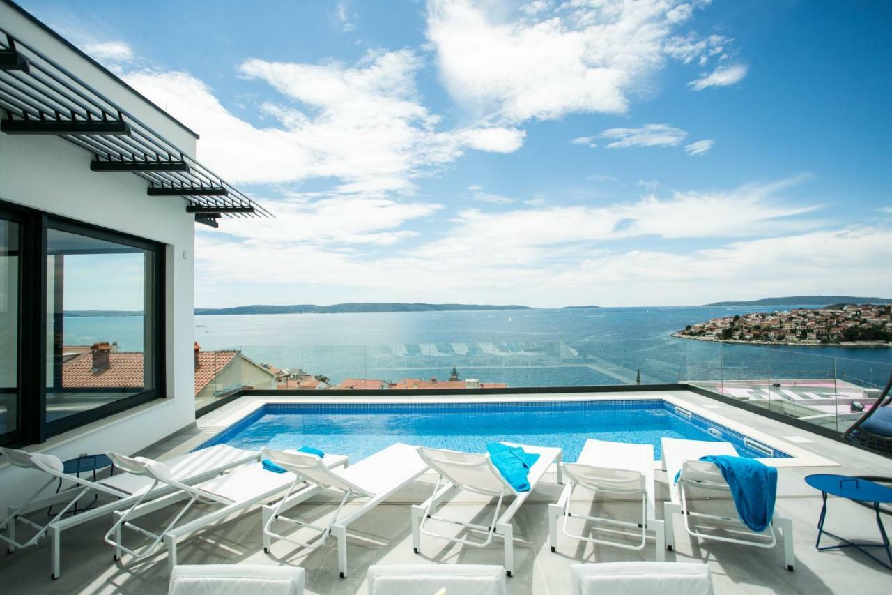 Holiday Home Olive Exclusive - 8 People, Heated Pool, Okrug Gornji, Sea View โตรกีร์ ภายนอก รูปภาพ